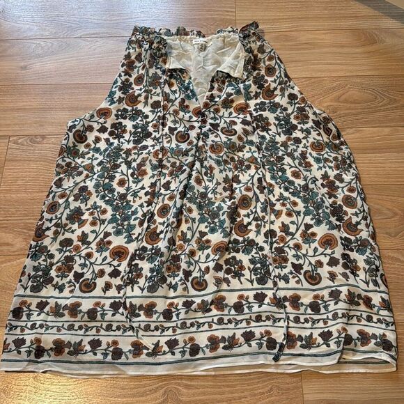 Max Studio double layer floral blouse size small   Perfect for summertime or eve - Picture 1 of 6